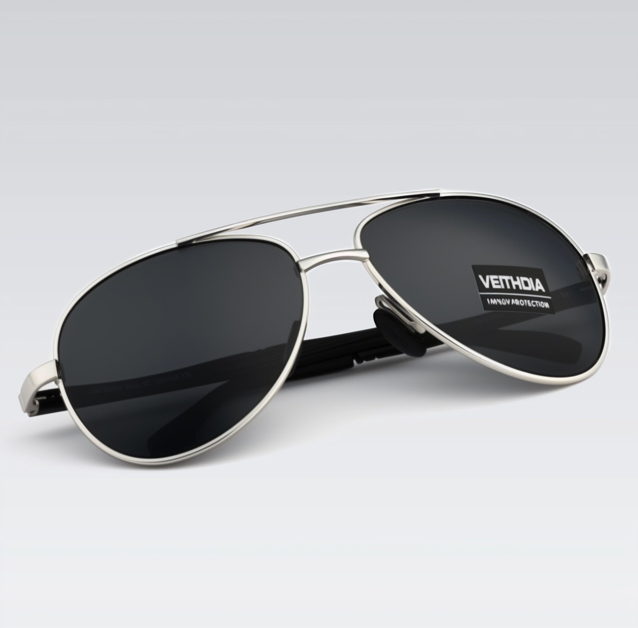 Men’s polarized and anti-UV sunglasses in Ice-and-Ash style